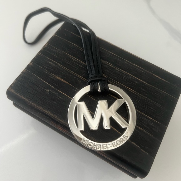 Michael Kors Leather Bag Charm. - Picture 2 of 11